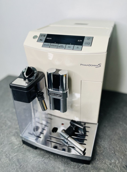 Кавомашина DeLonghi Primadonna S